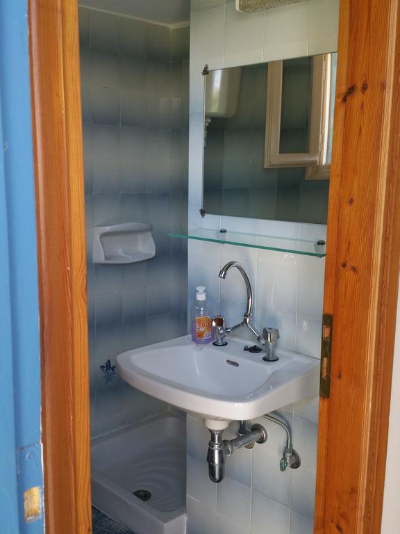 Guesthouse Karidia Skala Eresou Bagian luar foto