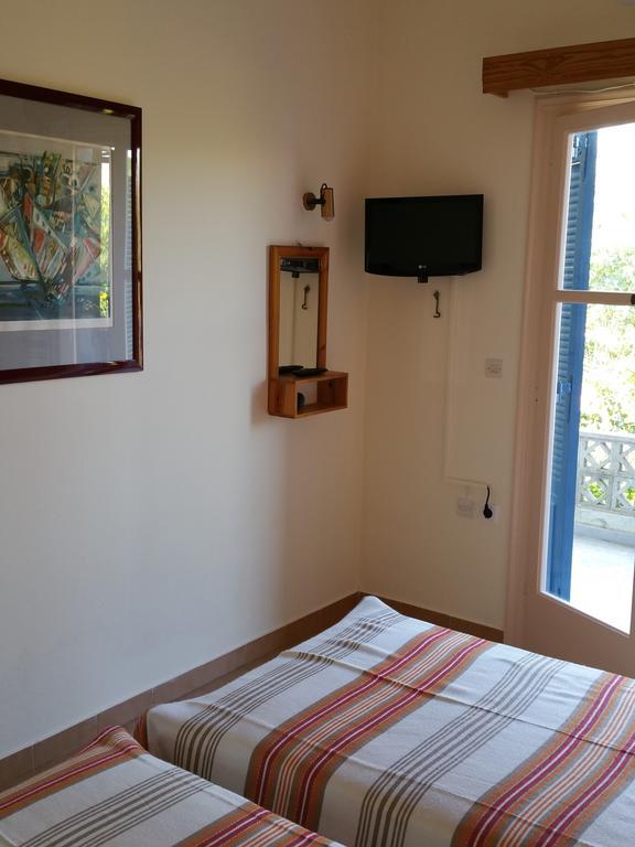 Guesthouse Karidia Skala Eresou Bagian luar foto