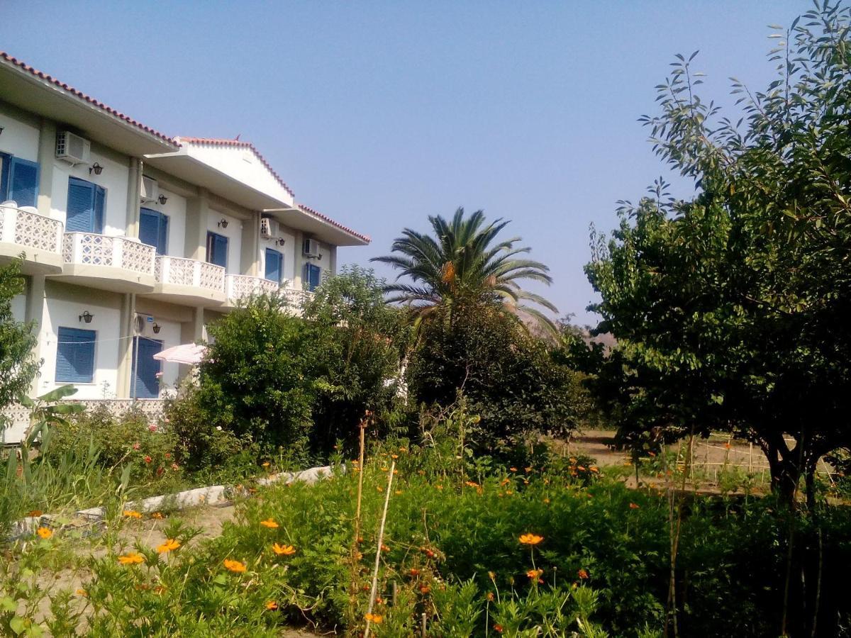 Guesthouse Karidia Skala Eresou Bagian luar foto